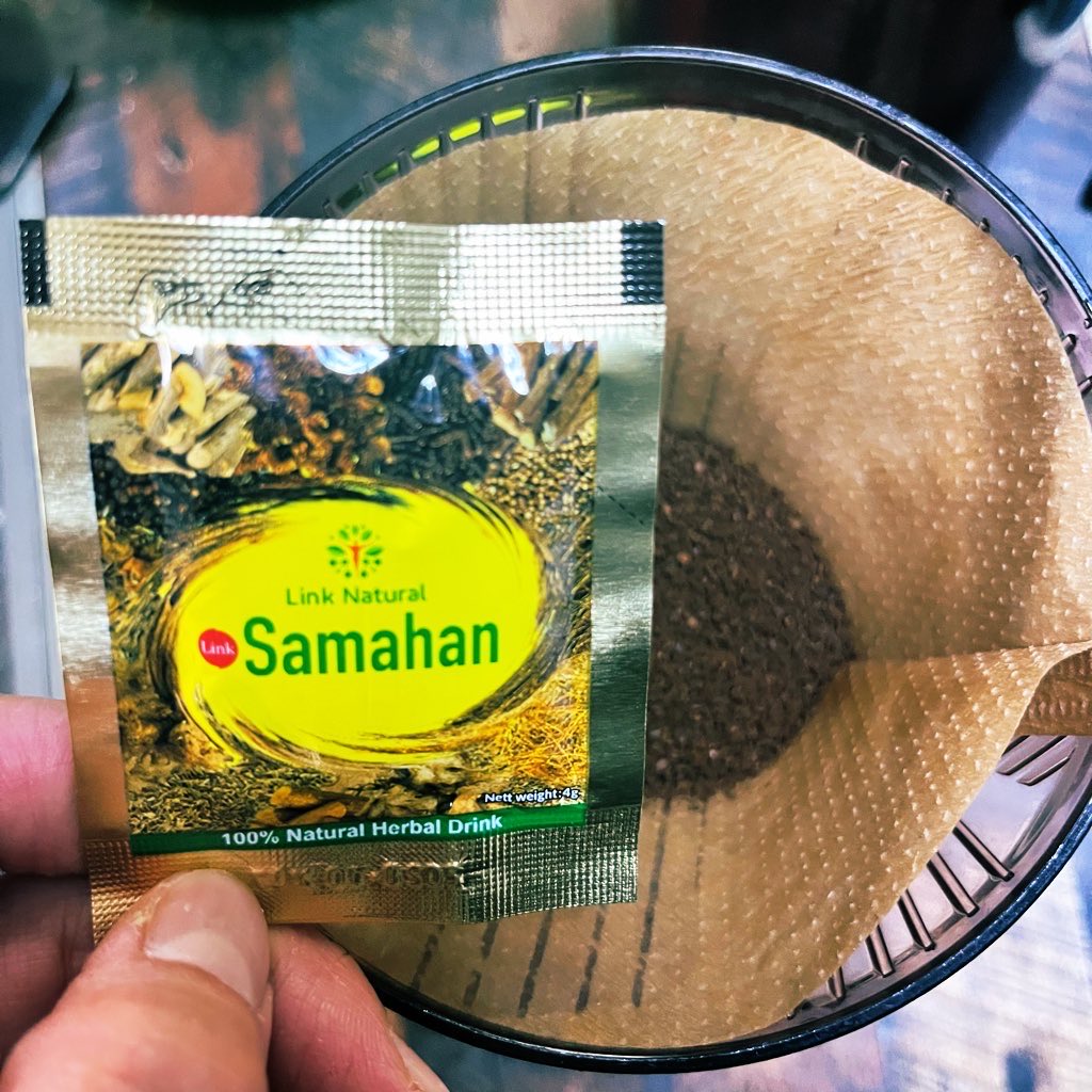 811Spice's tweet photo. @maruumaumameshi さんにいただいた、サマハンでレッツ　#SPICE珈琲 ☕️🌿♡
2杯分で淹れたら結構マイルドになってた🇱🇰チャイとは少し違う爽やかな香り。リコリスの甘さで飲みやすい、冷やしても美味しそう🧊✨素敵な体験をありがとうございます💝🥰 https://t.co/yR98ahmSZ9