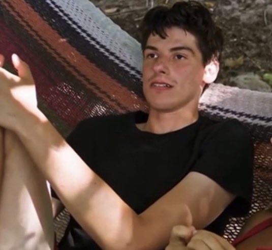 Aaryn— 🖤 tweet media