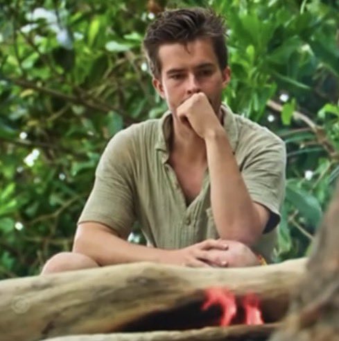 Aaryn— 🖤 tweet media