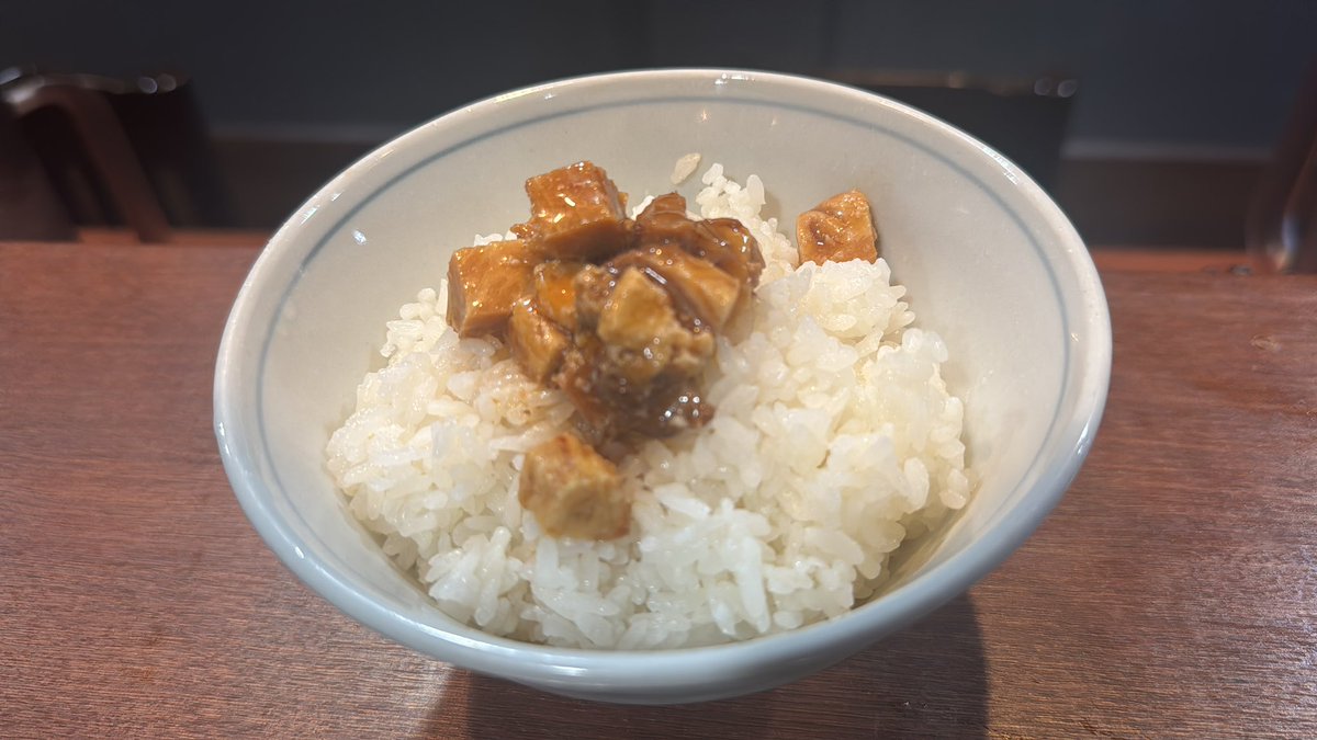 おはようございます。

明日から三連休ですね、皆さん出かけますか？

本日も頑張ります、宜しくお願い致します。

ラーメン鶴　開！！！