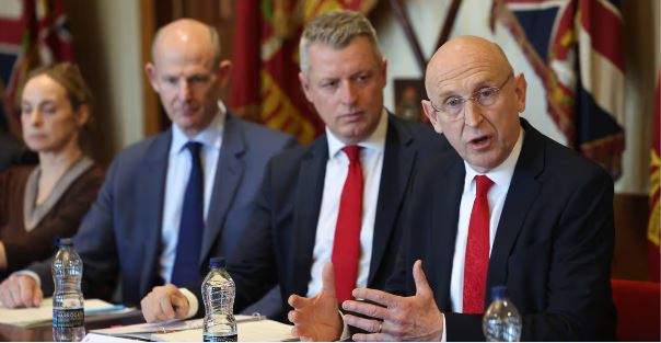 The Mirror tweet media