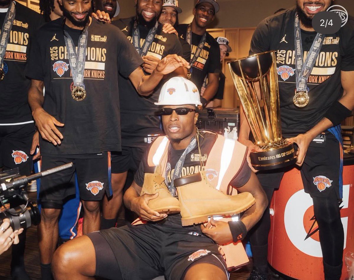 DNYK 🧡💙 tweet media