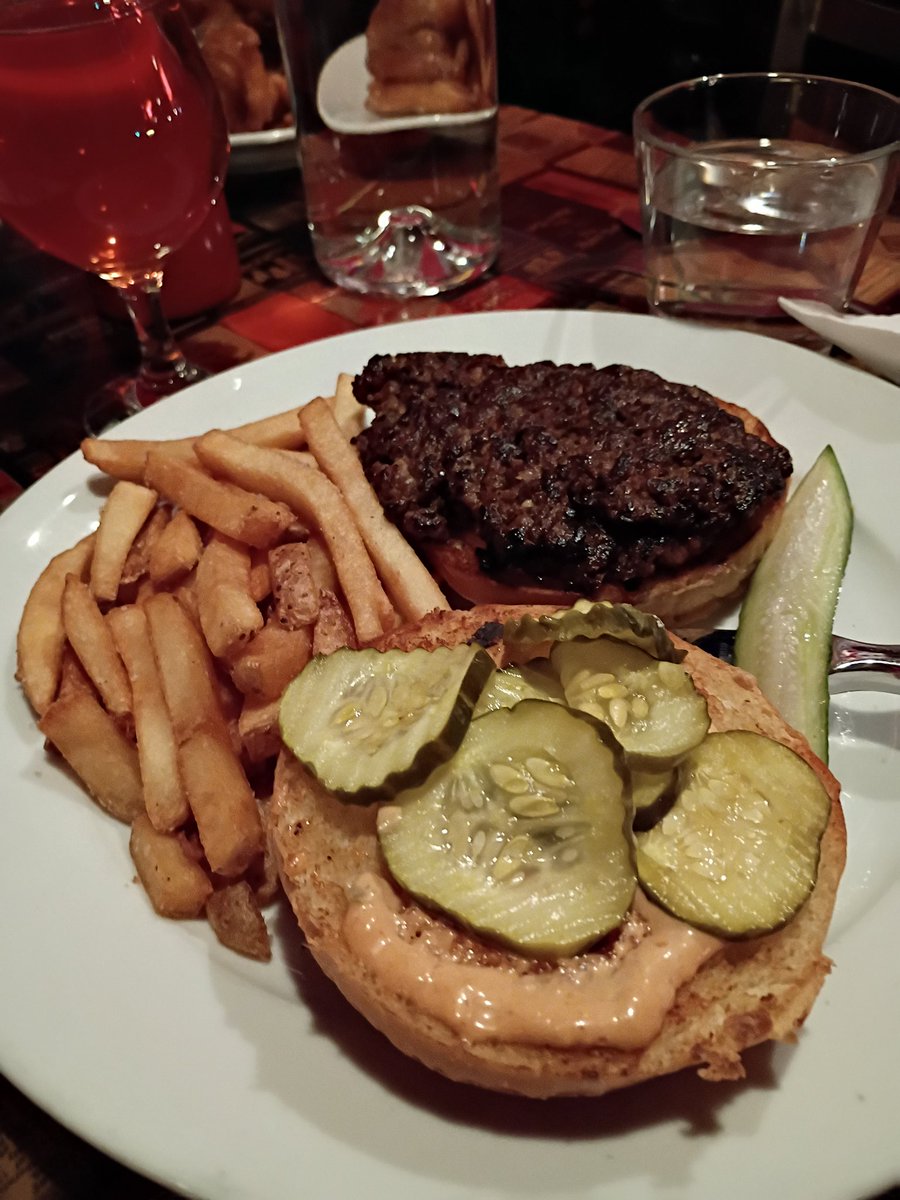 Elle Rivers tweet media