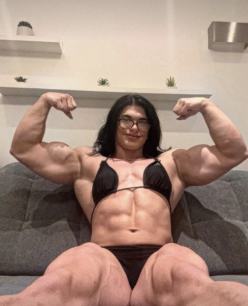 Female Muscle Fan tweet media