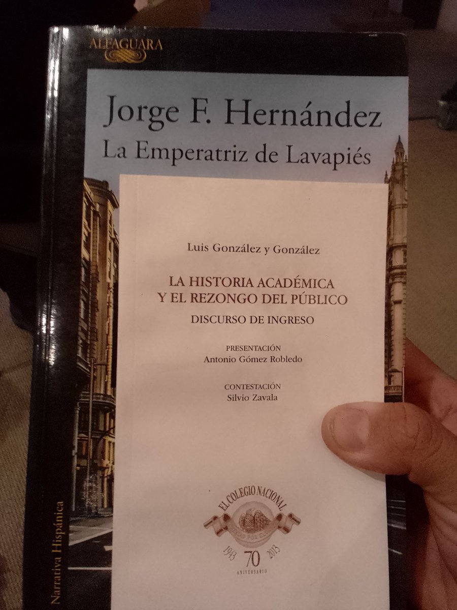Un maestro clionauta y un viandante de las ciudades vueltas novela, en el egregio recinto de Donceles 104.
