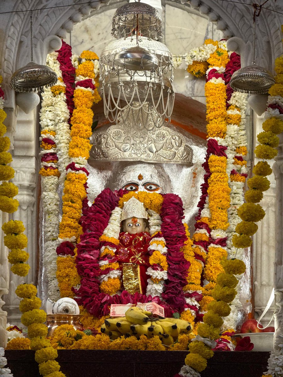हिंदू नव संवत्सर चैत्र शुक्ल प्रतिपदा व चैत्र नवरात्रि की आप सभी को हार्दिक शुभकामनाएं!

माँ दुर्गा हम सभी के जीवन में सुख, शांति, समृद्धि और उत्तम स्वास्थ्य बनाए रखें।
#navratri #hindunewyear