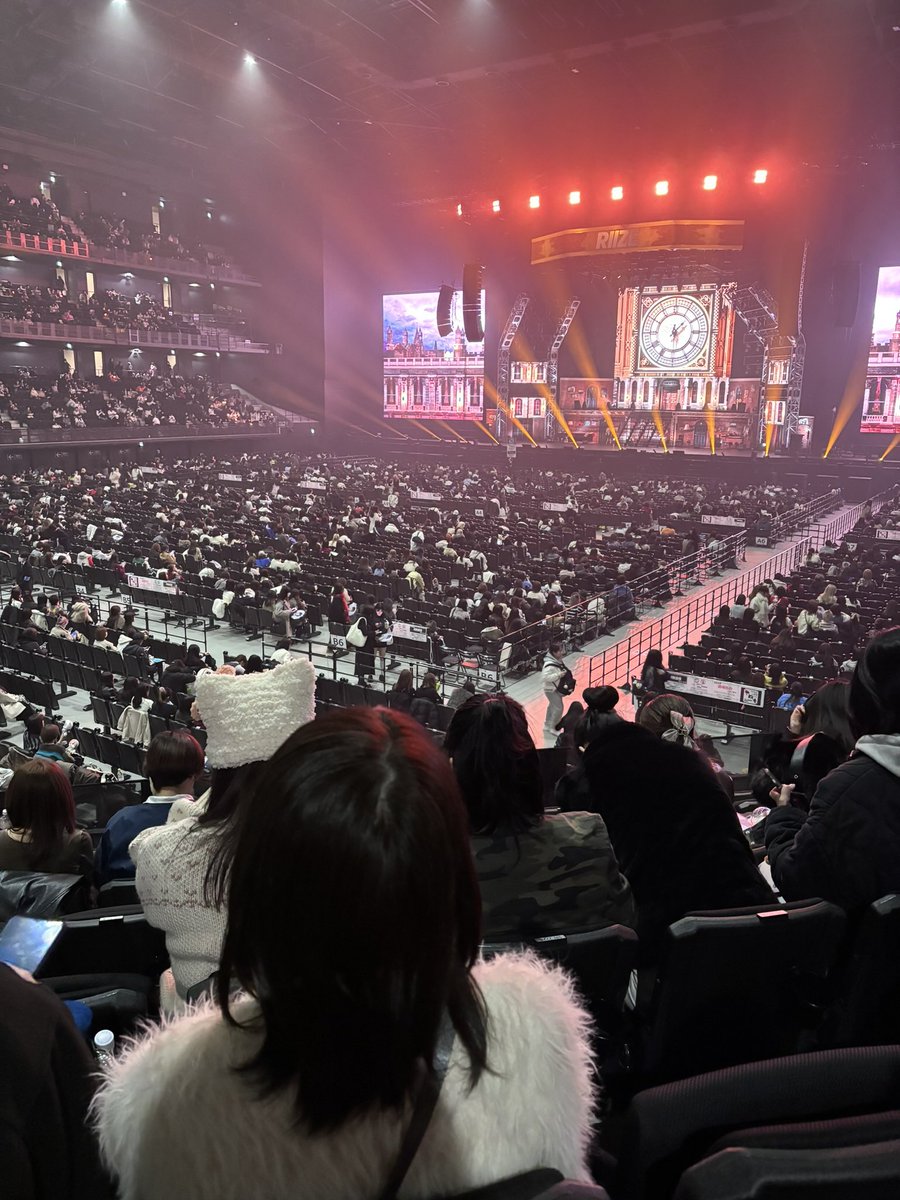 rmisoiize's tweet photo. ⬆️R34 4階スタンド3列287番
⬇️R27 2階スタンド 7列 221番
(通路にミニトロッコ通りました)

🔍ぴあ　座席　見え方 https://t.co/UvgD6dkcJ3