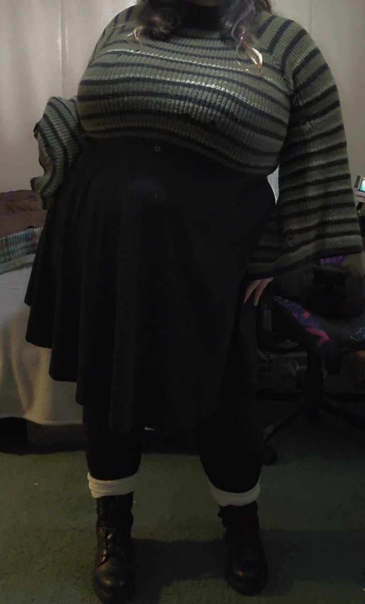 Sneaky ♡ tweet media