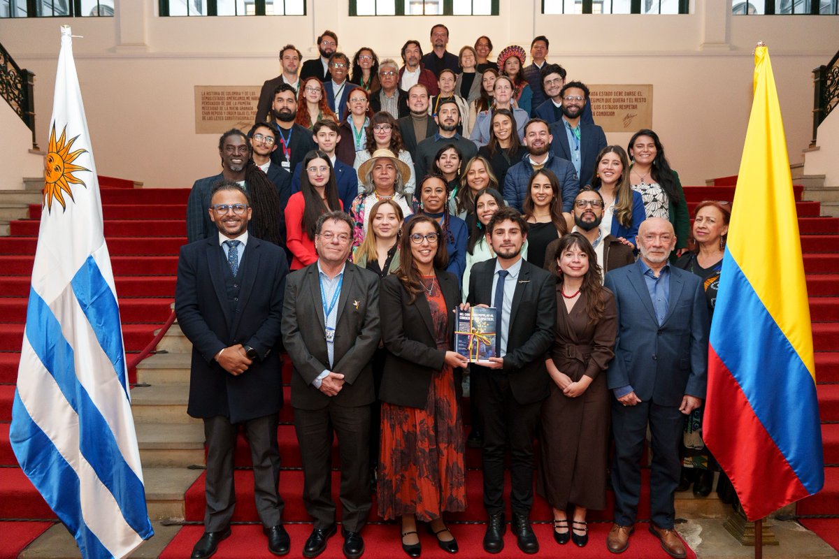 Comunicado Conjunto Colombia y Uruguay sobre el evento “Traspaso de Liderazgo Académico y de Investigación para la Diplomacia de los Pueblos”
cancilleria.gov.co/newsroom/news/…

<a href="/DuqueHarol/">Harol Gonzalez</a> | <a href="/CancilleriaCol/">Cancillería Colombia</a>