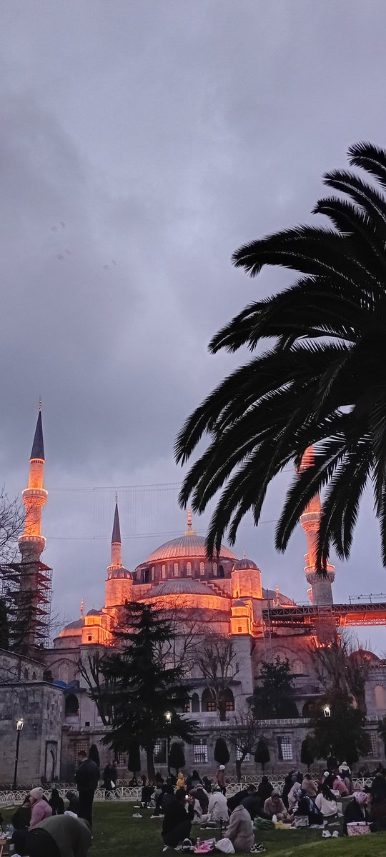 Son baştanaya kalktık.
Son sahur
Son oruç
Yarın arefe
Allah gelecek ramazanlar nasip etsin.
#Ramazan2026