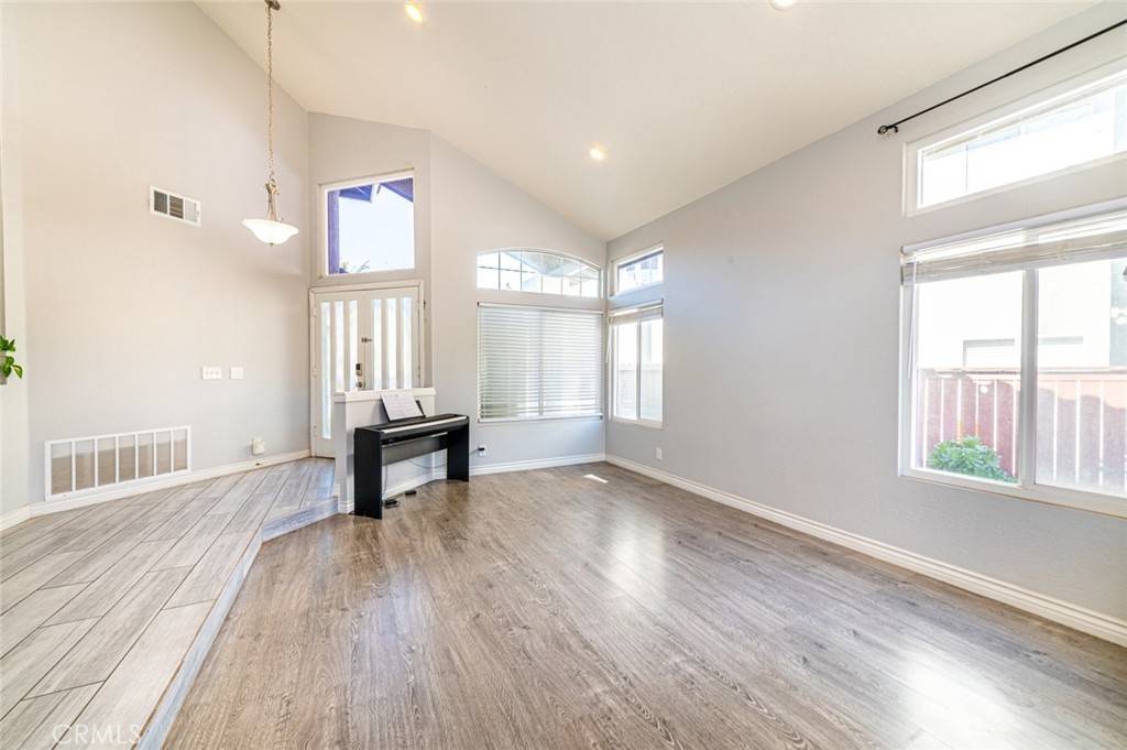 CastraRealty's tweet photo. 22936 Brookhollow, Moreno Valley, CA 92557 is now under contract.
See this listing and more on my website: https://t.co/Y1hAbrb881 https://t.co/tOAELyWq3A
