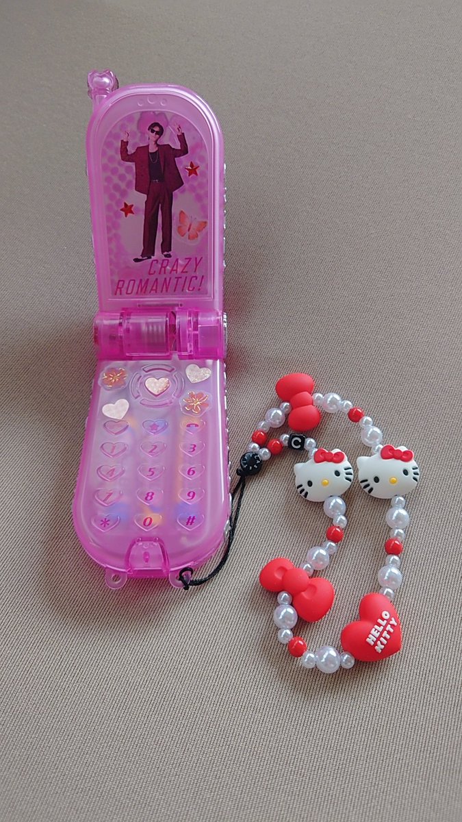 misa_atoz12's tweet photo. クレロマコンのグッズがようやく届いて私もデコってみた！
不器用なりに頑張った笑
これからのライブが楽しみ😆

#abc_z
#クレロマフォン https://t.co/6ZovHvEgYn