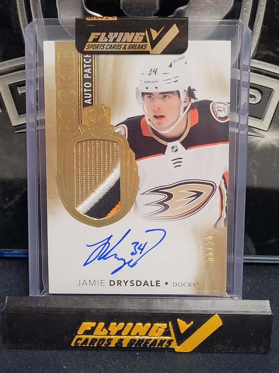 FlyingVCards's tweet image. 🚨 Feb 15th - 28th #GroupBreak Highlights 🚨 

Was a light period for breaks, but we still pulled some bangers 💥 💥 

What's your favorite hit? 

Join us for future breaks via the link below:

x.com/i/chat/group_j…

#FlyingVCards