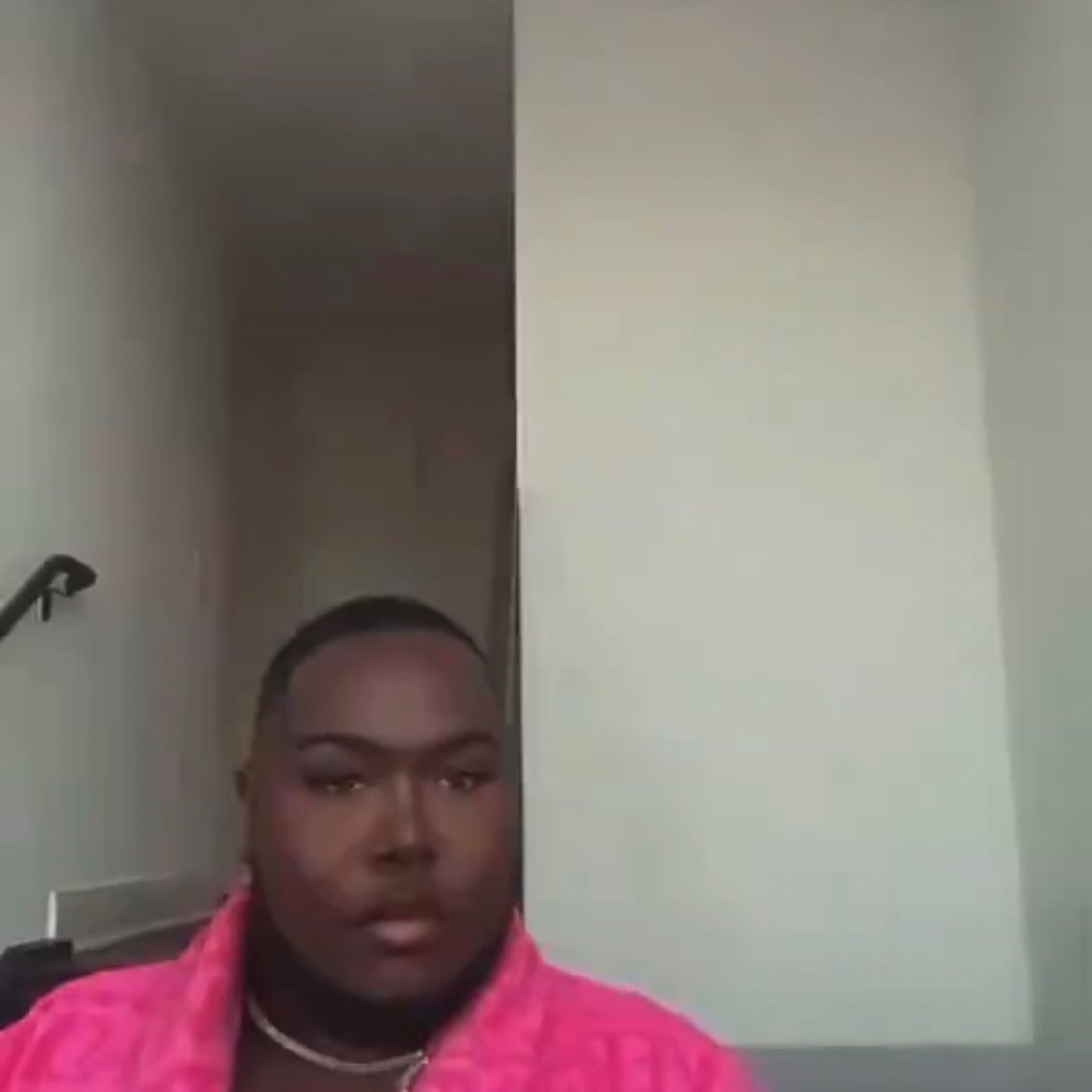 Flyra Glass tweet media