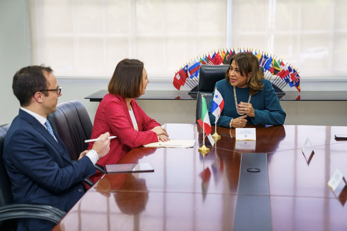 Dra. Ángela Laguna Caicedo tweet media