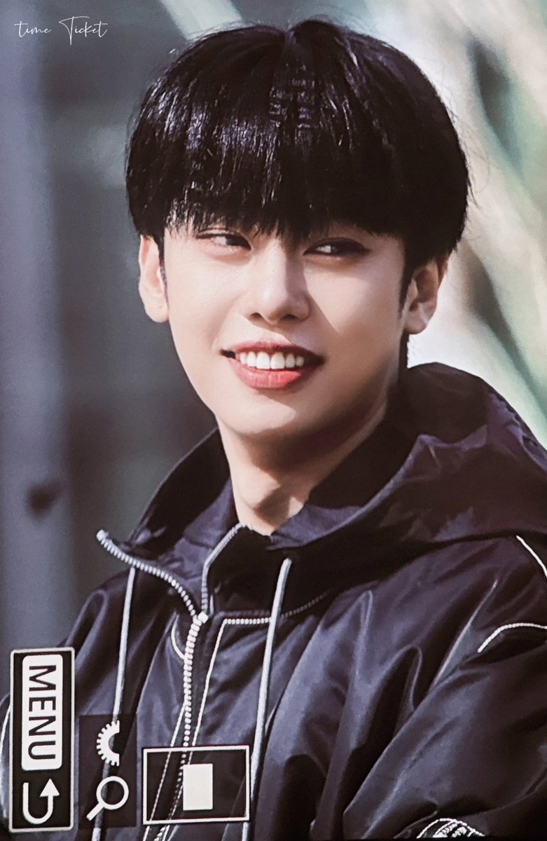 timeticket0917's tweet photo. 260319 🖤🤍

#김동현 #동현 #KIMDONGHYUN 
#DONGHYUN #ドンヒョン 
#AB6IX #에이비식스 
#SEVEN_CRIMSON_HORIZON 
#BOTTOMS_UP https://t.co/O9SVq5HuSj