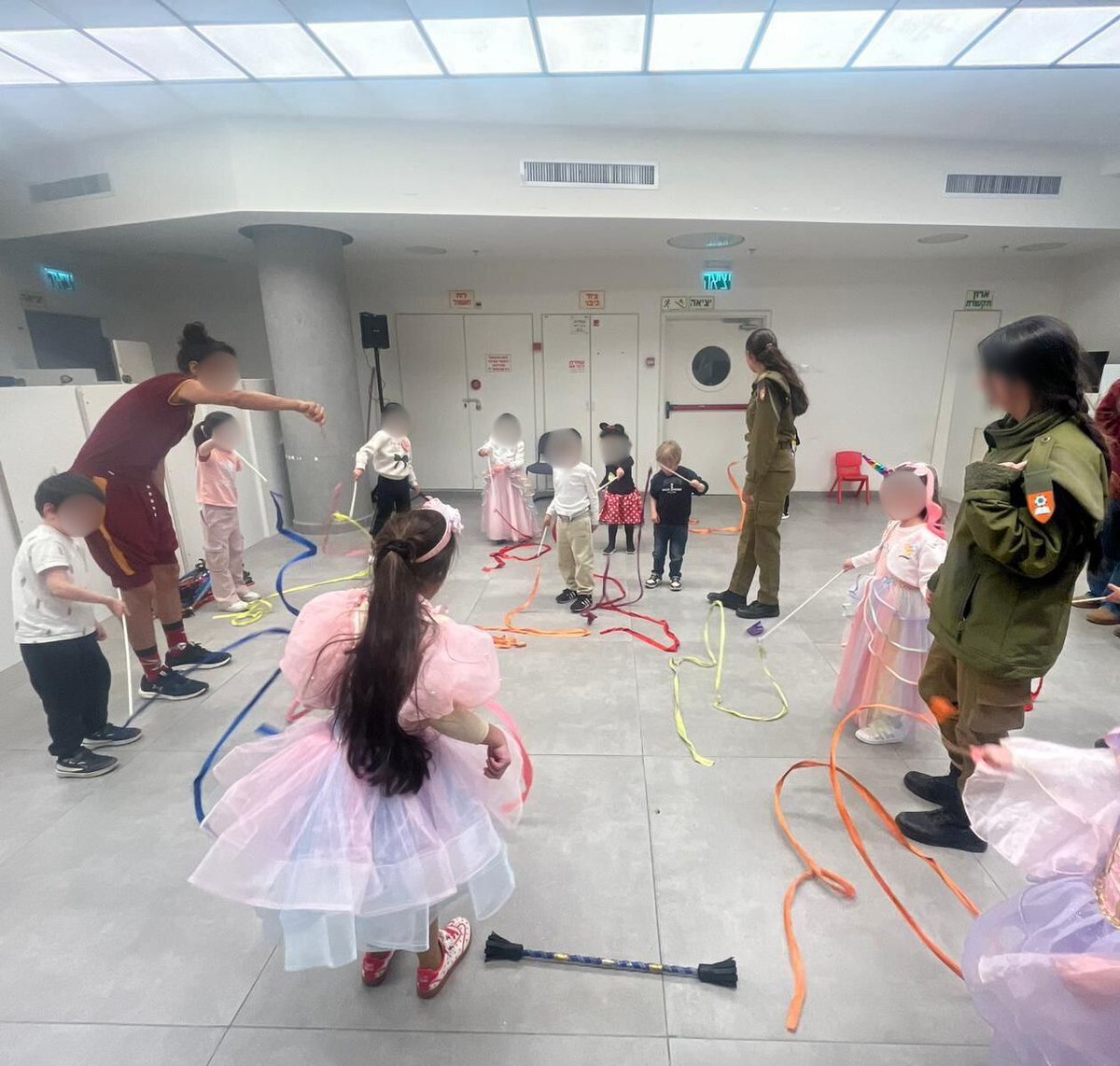 StandWithUs tweet media