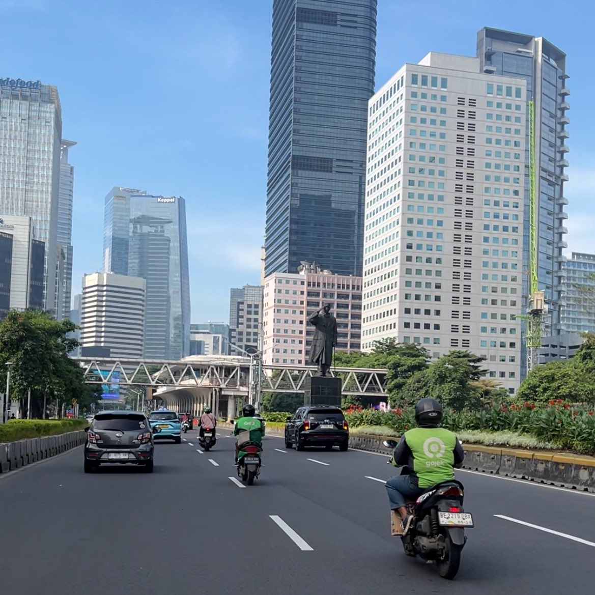 𝐦𝐢𝐥𝐥 tweet media