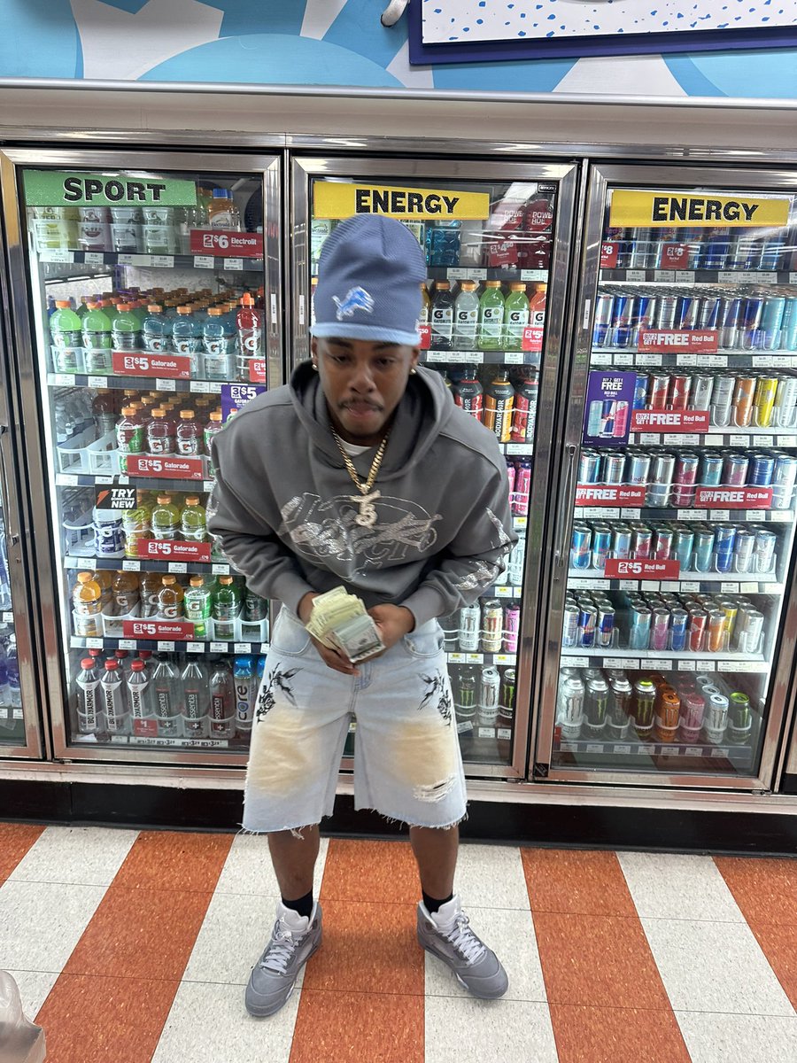 Mr.Evrlstn tweet media