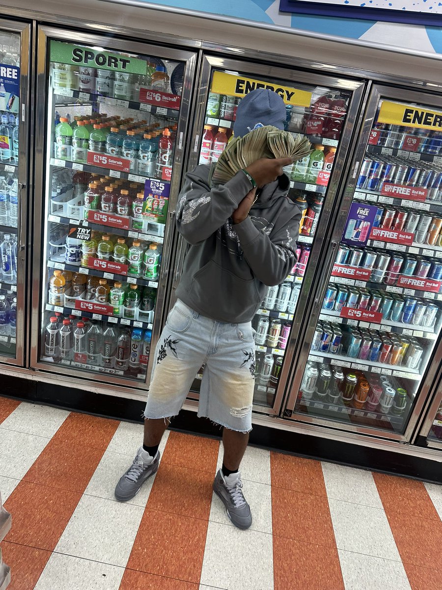 Mr.Evrlstn tweet media