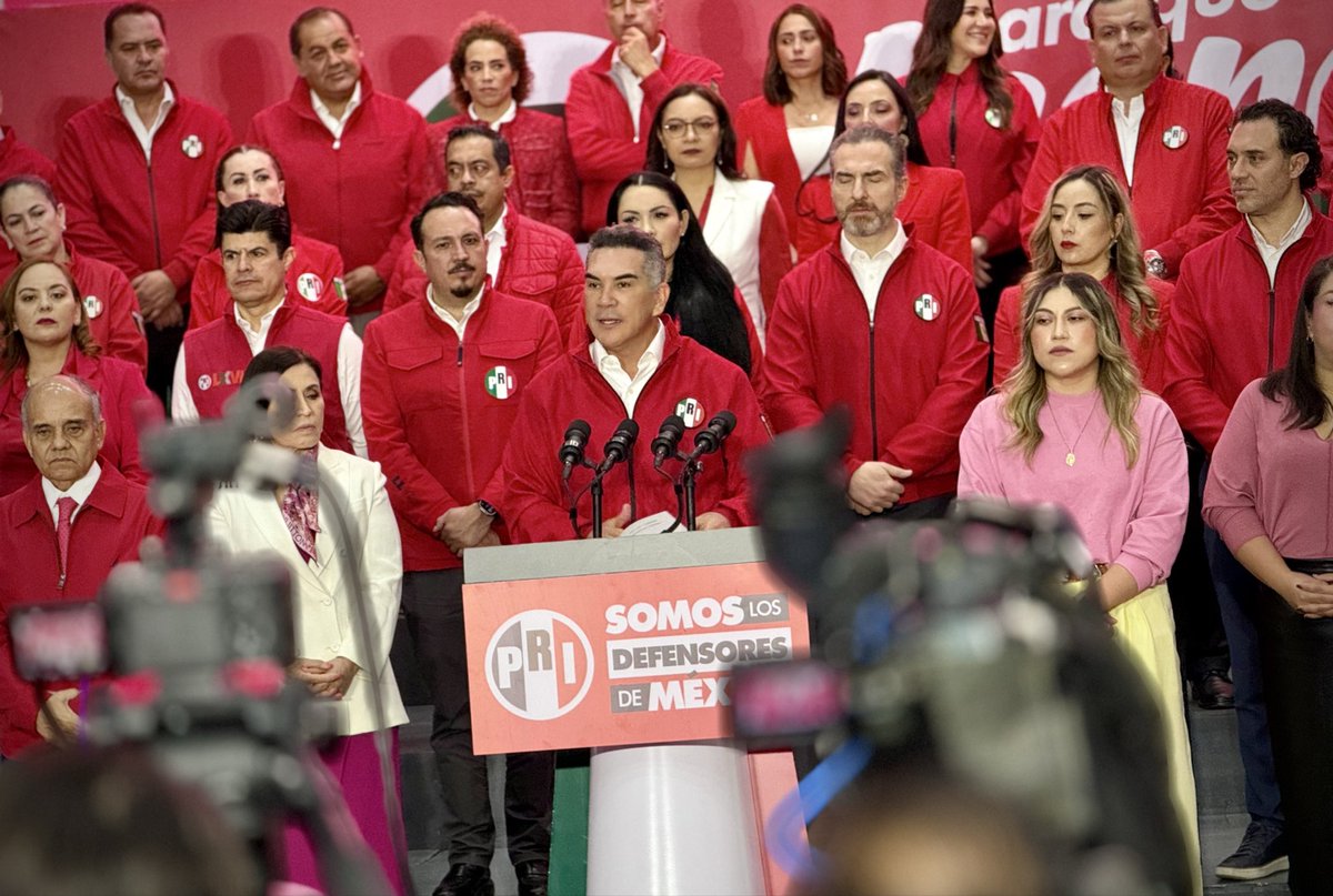 El día de hoy, el presidente del <a href="/PRI_Nacional/">PRI</a> <a href="/alitomorenoc/">Alejandro Moreno</a>, convocó a los mexicanos y a las diferentes fuerzas políticas opositoras a sumar esfuerzos en territorio para defender a México ante un gobierno autoritario de Morena, que ha venido concentrando el poder y destruyendo