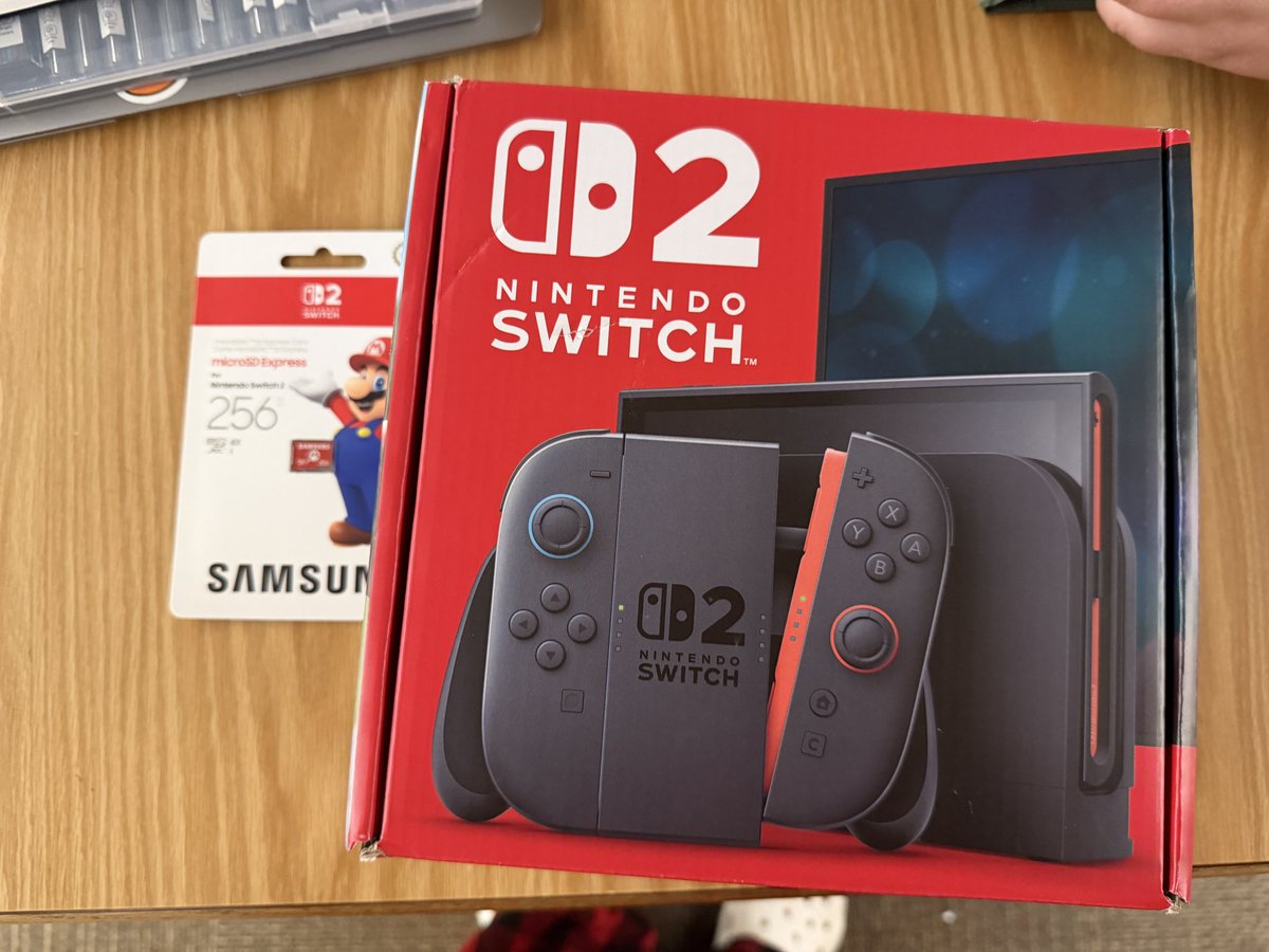 ellie ౨ৎ tweet media