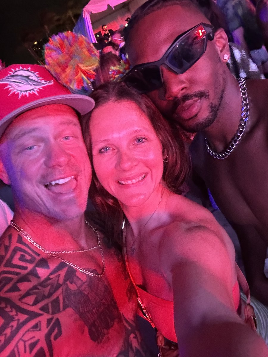 FitNAUGHTYcouple Tina & Brandon (JFF Conf 5/3-5/6) tweet media