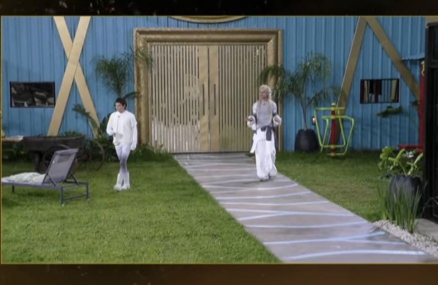 Real Time tweet media