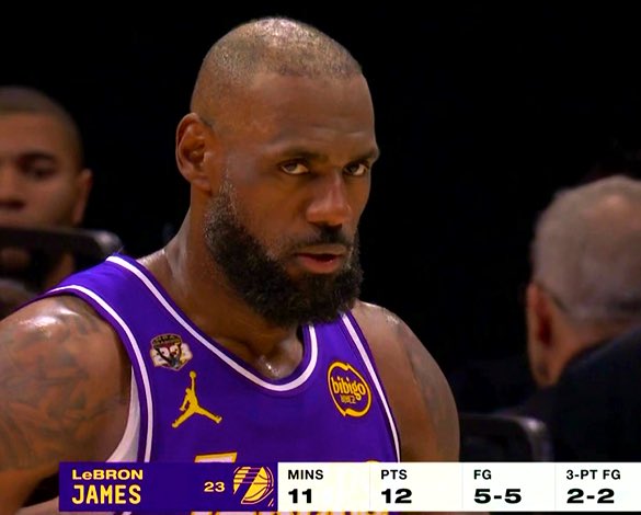 LakeShowYo tweet media