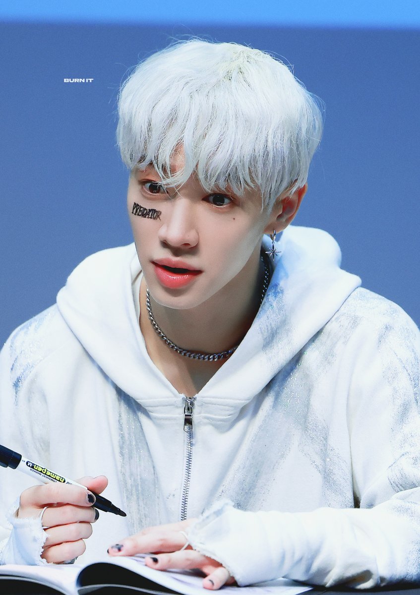 BURNIT0330's tweet photo. 230421 여백없이 꽉찬 이목구비 보구 인형인줄 알앗슨

#하이라이트 #이기광 #LEEGIKWANG #HIGHLIGHT #비스트 #BEAST @900_330 https://t.co/MHtbJgY0AB