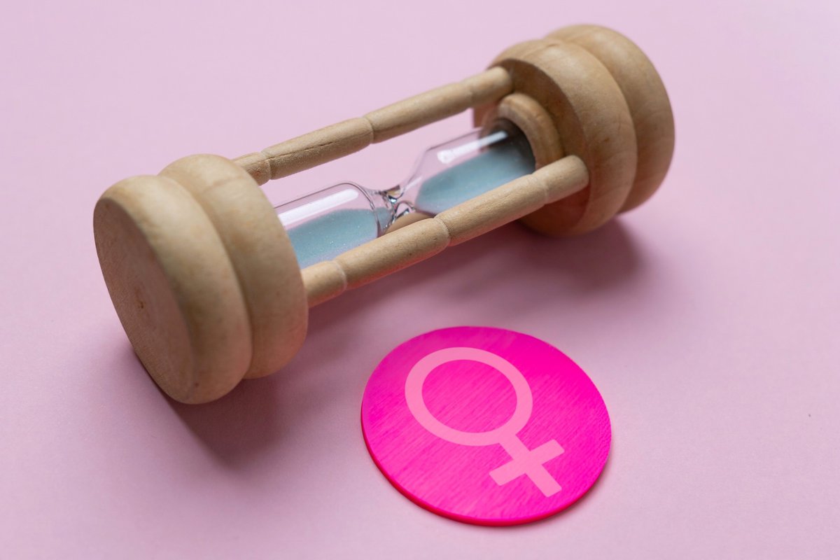 NewsMedical's tweet image. 🚺 Did you know menopause could signal an earlier window for Alzheimer's risk in women? Review highlights the urgent need for sex-specific prevention and earlier detection.  news-medical.net/news/20260318/…  #Menopause #Alzheimers @jclinicalinvest