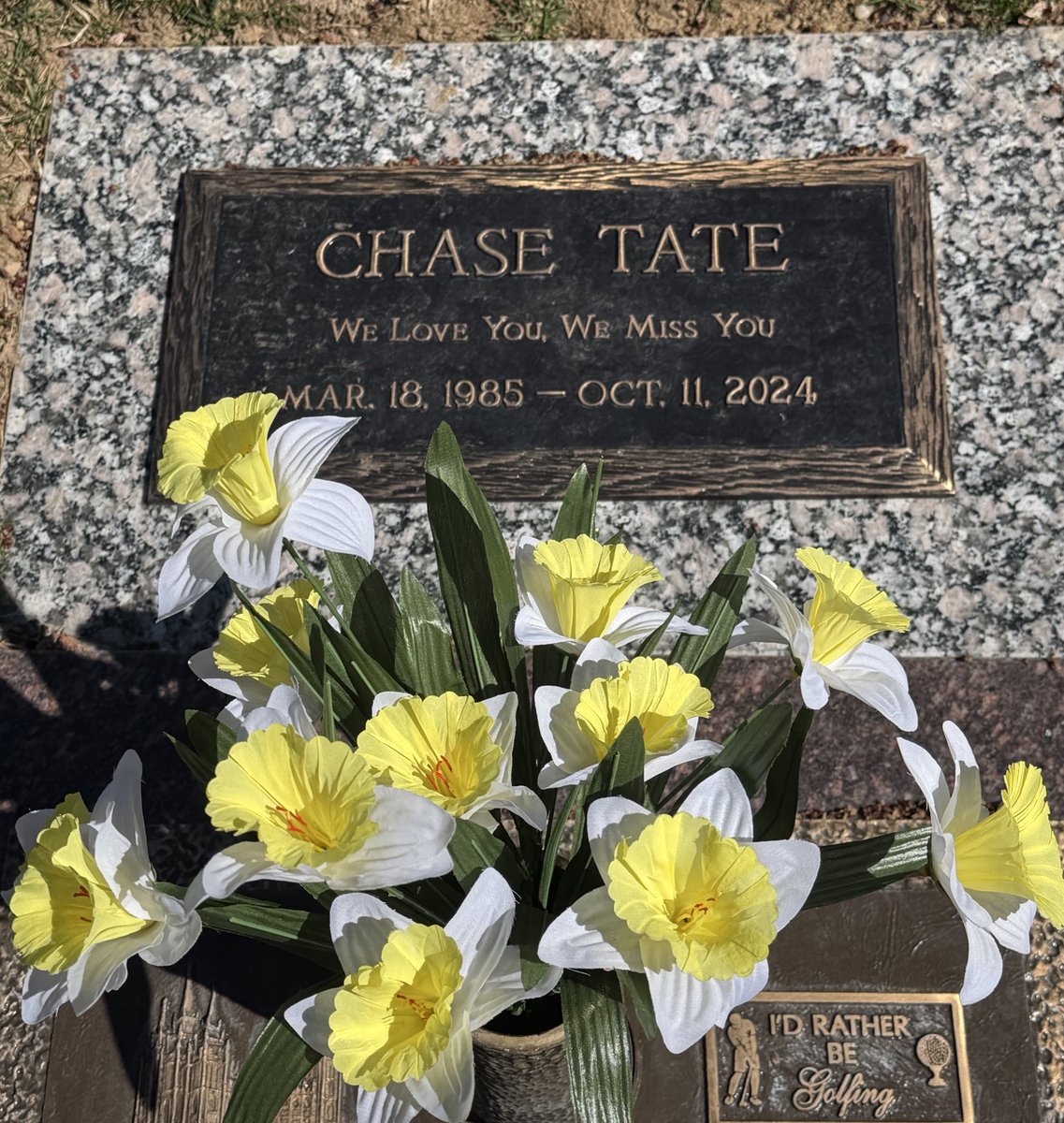 Brothers birthday. I loved celebrating it w/ him. It was always around March Madness so we often ended up in Vegas

Vegas for MM is so much fun. Everyone walking around in their college teams gear. Starting to heat up so pool time was a must. Sports betting was wild

Miss you Bro