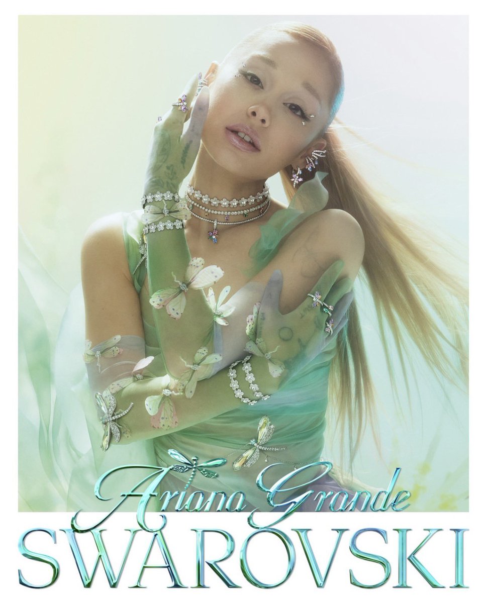 spinorbinmusic's tweet photo. Ariana Grande is radiating soft, ethereal beauty in her latest visuals for Swarovski ✨🧚♀️
Delicate, dreamy, and pure fairy-core magic—she looks absolutely enchanting 💫
#ArianaGrande #Swarovski #Ethereal #FairyCore #PopPrincess #Visuals https://t.co/VPbGcJQ9vM