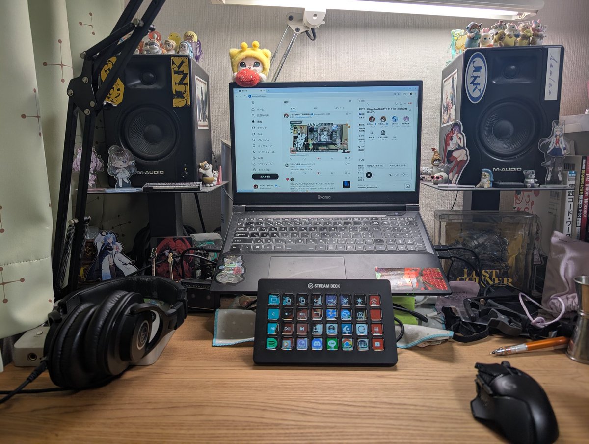 odangomusic's tweet image. おだんごの作業環境😣
勉強机卒業してスピーカーもアップグレードしたい！💪
#DTMerと繋がりたい
#DTM