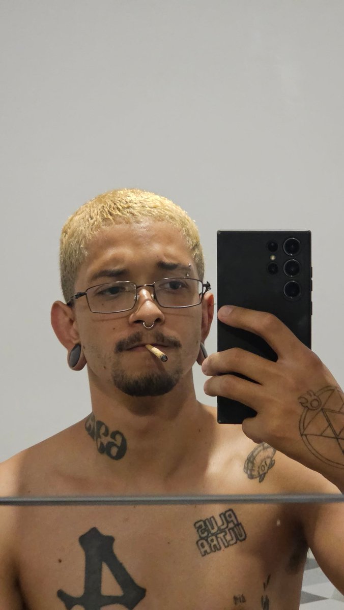 Misahell tweet media