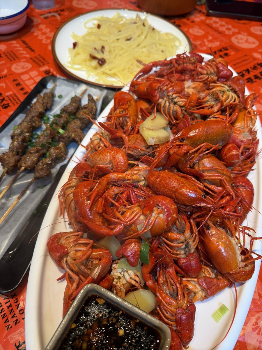 halonajinjin's tweet photo. 2026年的第一顿小龙虾🦞 https://t.co/JNtmI82ZVX