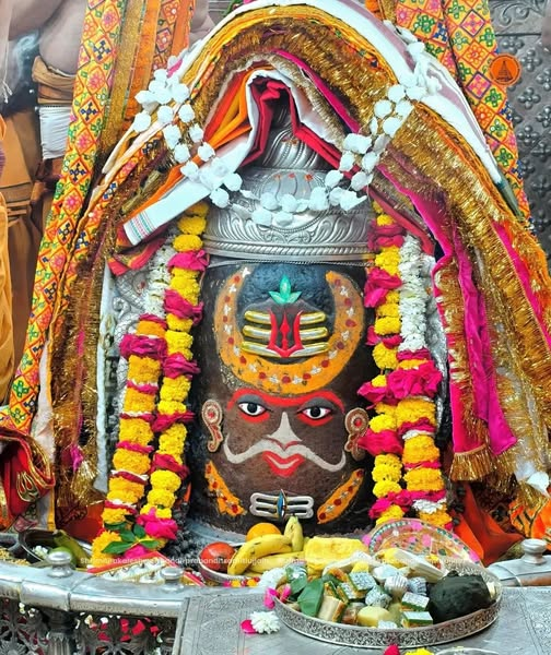 KDevi61204573's tweet photo. 🙏🌹*Jai Shree Mahakal*🌹🙏
*श्री महाकालेश्वर ज्योतिर्लिंग का भस्म आरती शृंगार दर्शन*
*19-03-2026 कण-कण में महादेव* https://t.co/8L3Rw0gF8K