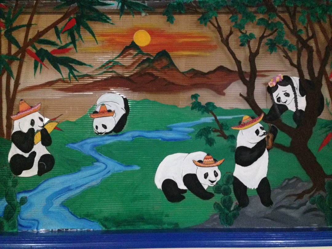 RobinstickC's tweet photo. Un restaurante mexicano local antes era un restaurante chino. En vez de pintar encima de un mural, simplemente le pusieron sombreros a los pandas. https://t.co/2KcwdVlKLY