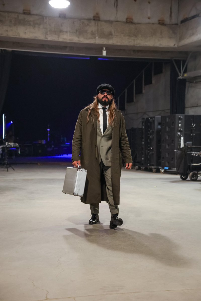 “EL IDOLO” ANDRADE better than MJF!!! tweet media