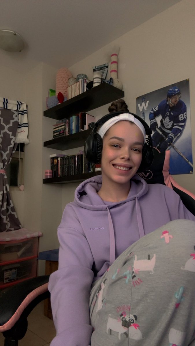 Come play some late night Disney with me 🌸
#twitch #disneydreamlightvalley #disney #twitchaffiliate 

✨twitch.tv/xsussyaliix✨