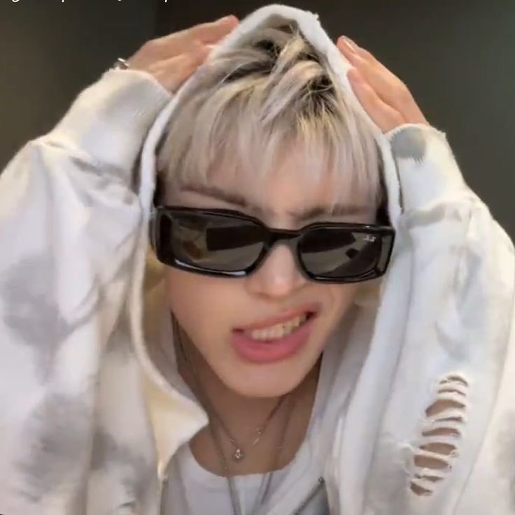 ^^ Luni ‎ tweet media