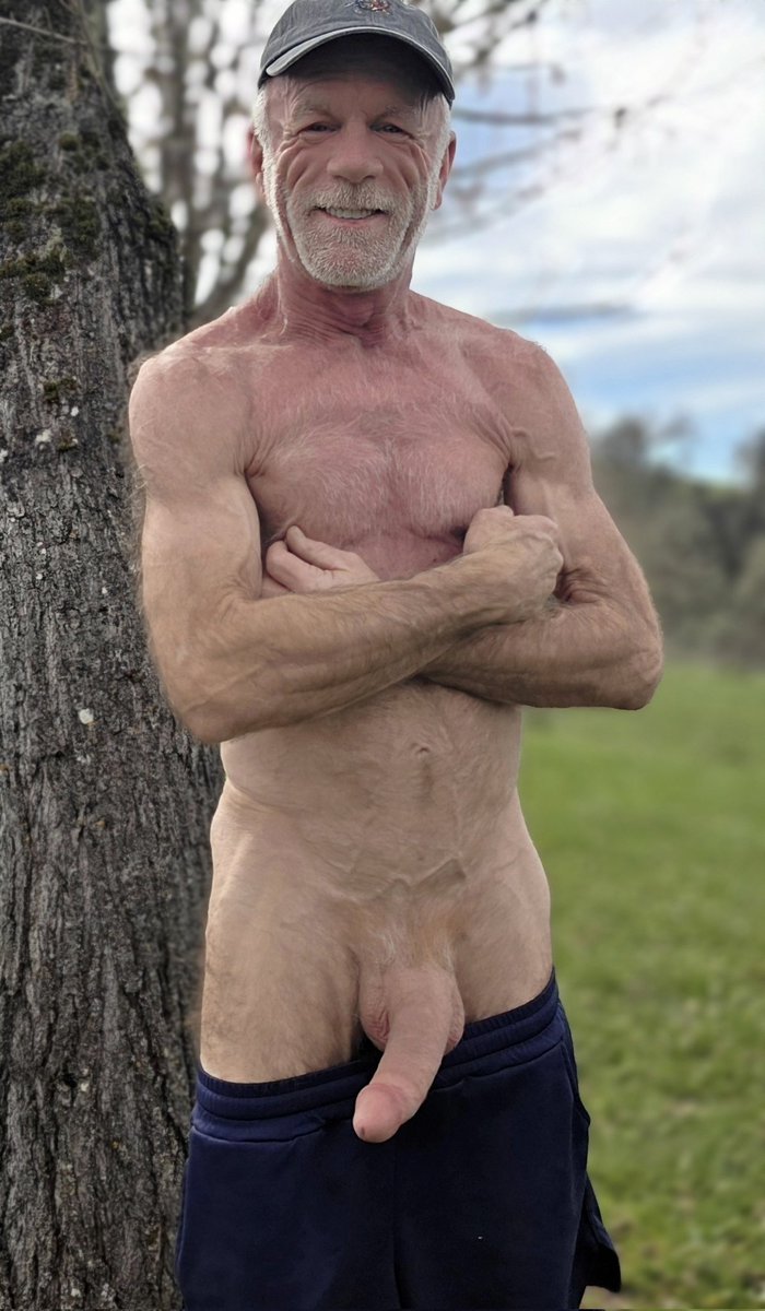 Daddy Plow tweet media