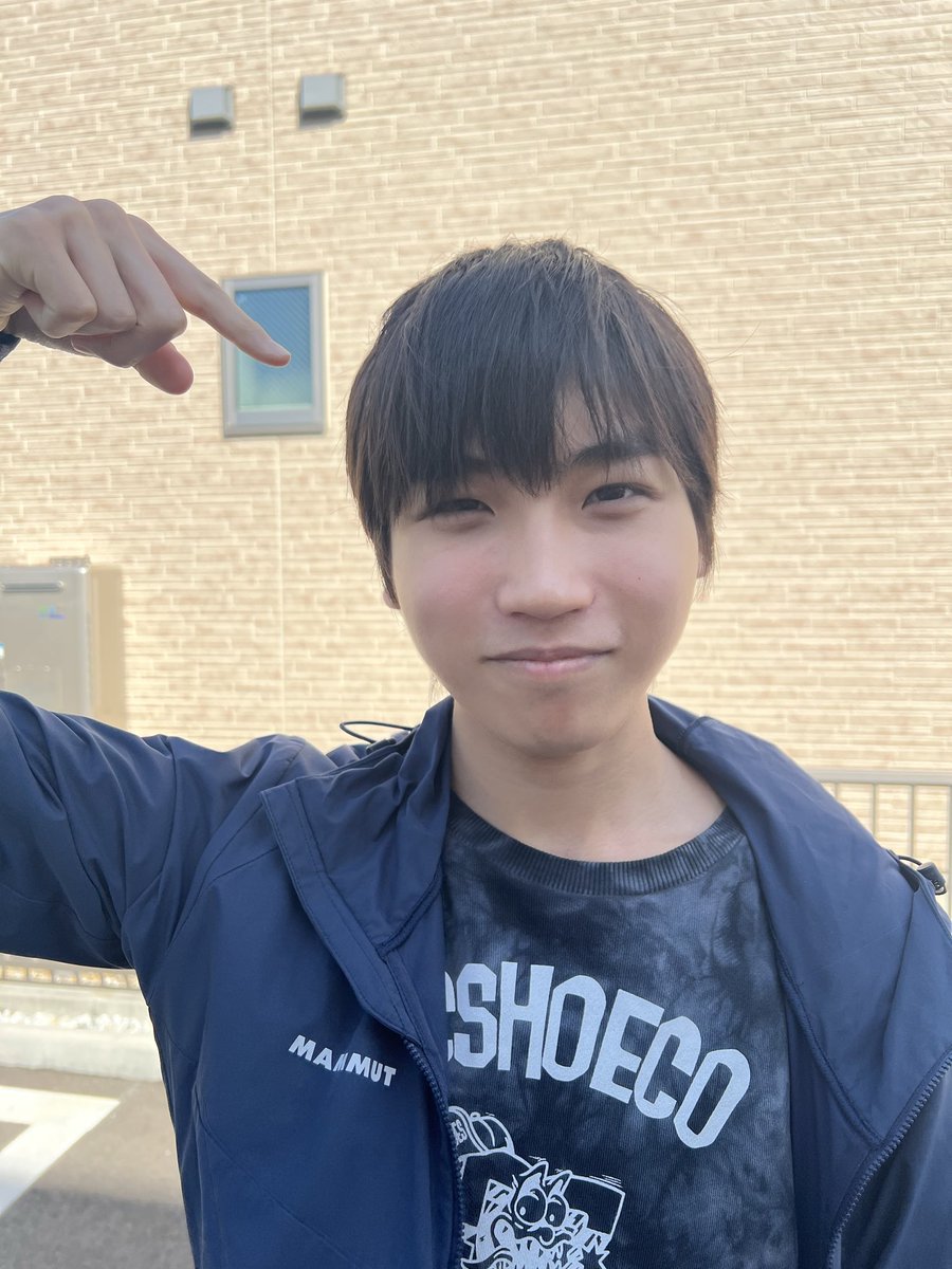 DaaHitomi's tweet photo. 久しぶりに髪を切りました✨
今日から春休みですが皆さん花粉にはお気をつけて💦

#アヴァンサルヘアー
#中学二年生 
#今岡稔裕 
#ヘアーカット https://t.co/VdCqtoKIWo