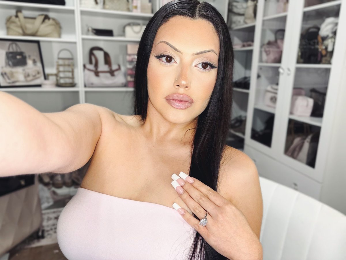 𝓢𝒕𝒂𝒓𝒍𝒂 tweet media