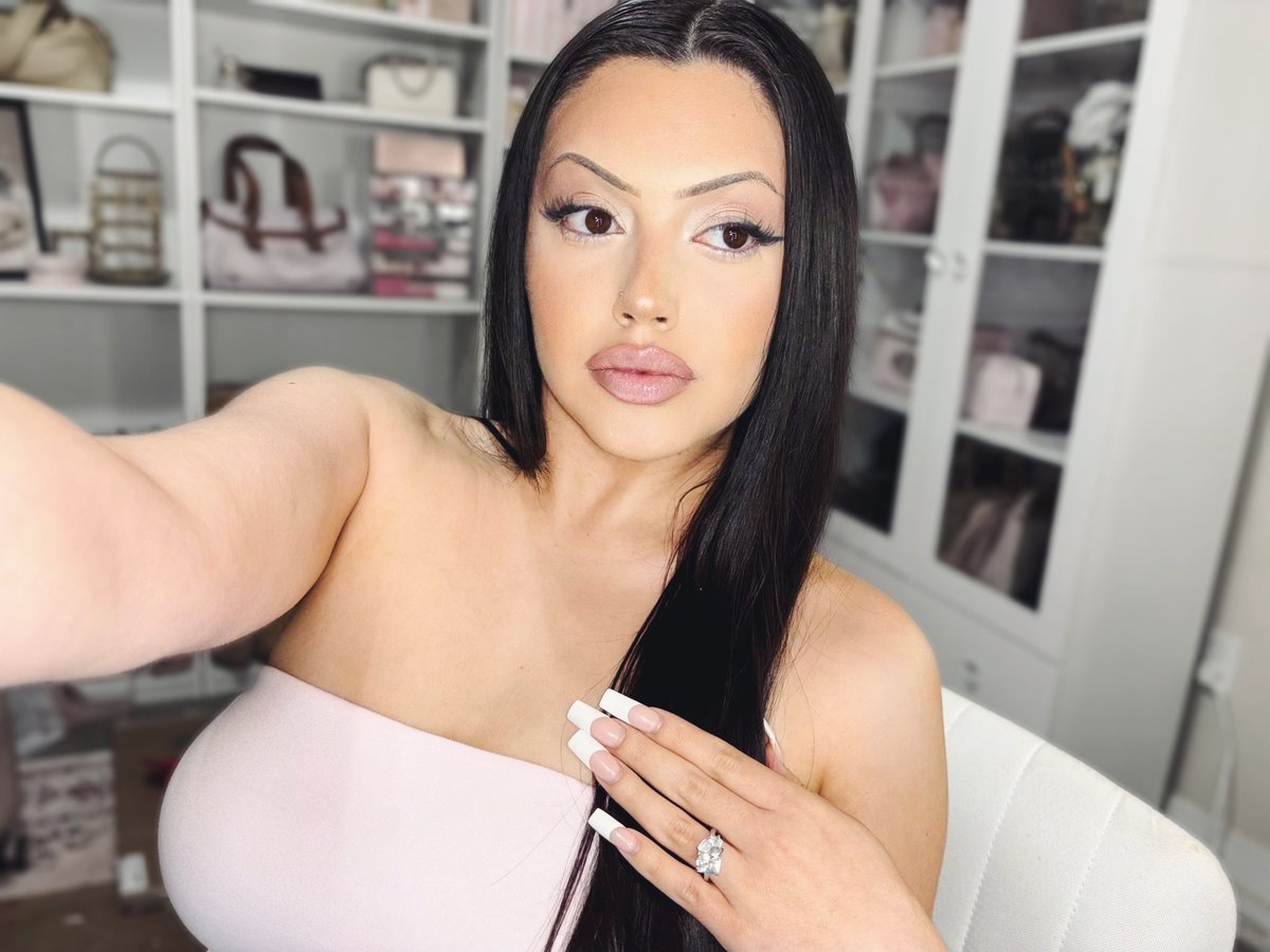 𝓢𝒕𝒂𝒓𝒍𝒂 tweet media