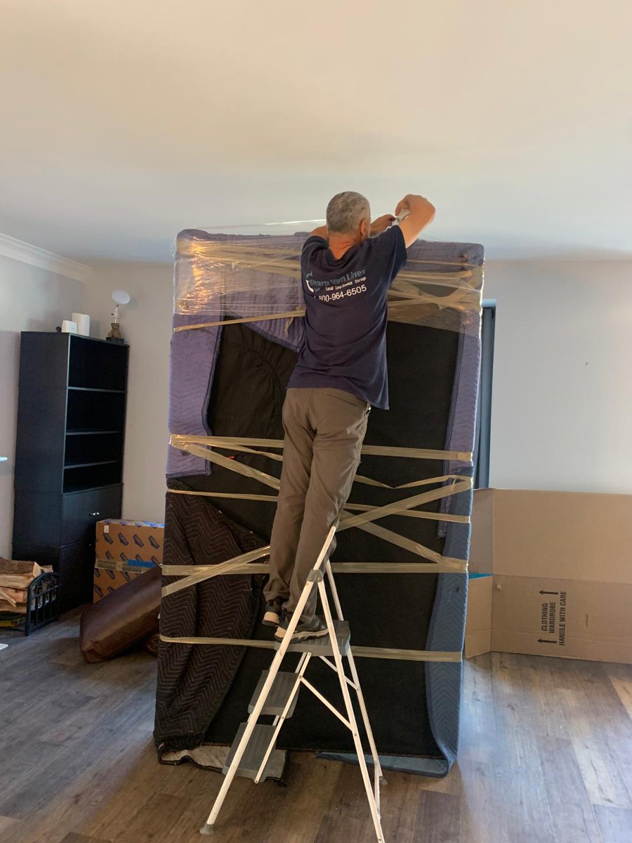 sharpvanlines's tweet image. Truck gets packed clean.
Nothing leaning wrong, nothing left loose. 🚚

If it looks simple — it wasn’t.
If it looks smooth — that’s how it’s supposed to be.
#SharpVanLines #MovingDay #NYCMovers #FurnitureMoving #HeavyLifting #RealWork