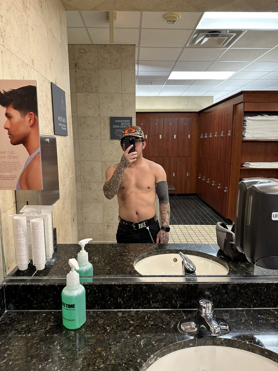 𝖄𝖔𝖞𝖆 tweet media