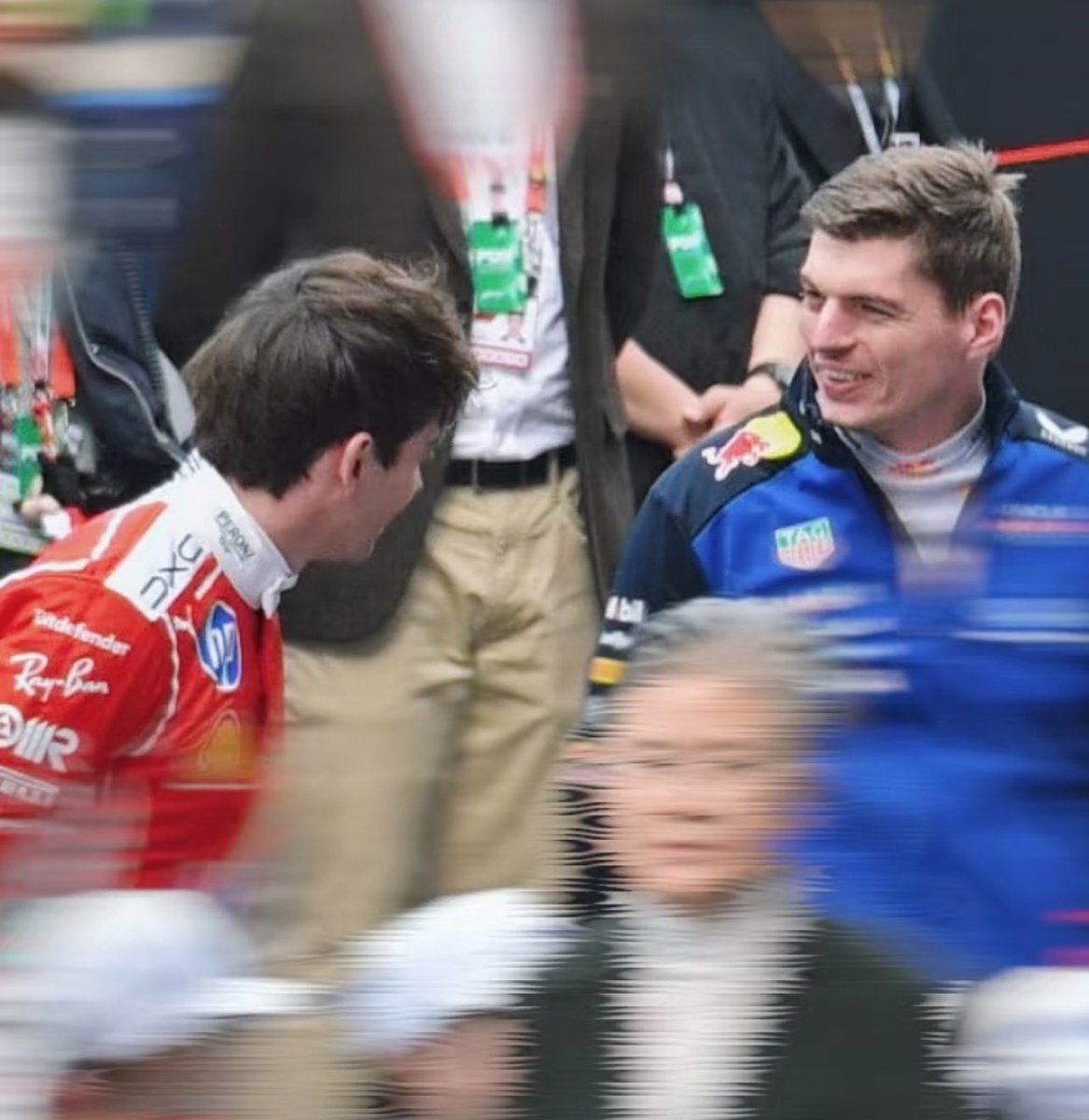 1633 💭 tweet media