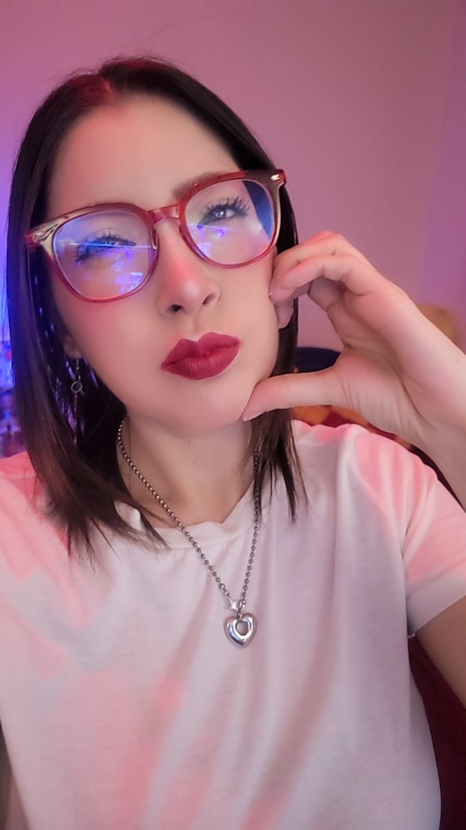 Holii me acompañas? 
Ttv/karificent 
#stream #twitch #diabloIV #blizzard #doom