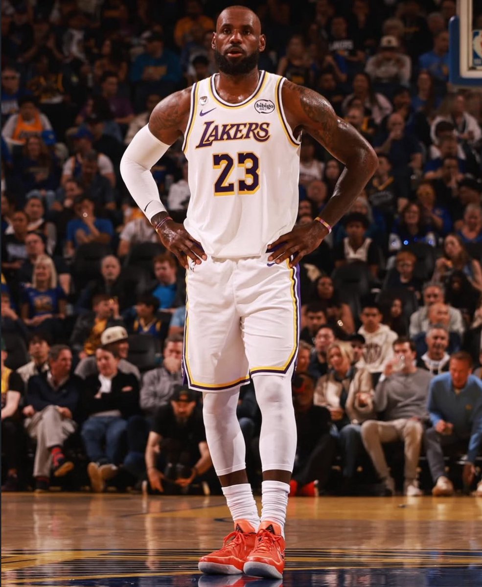 ReavesMuse tweet media